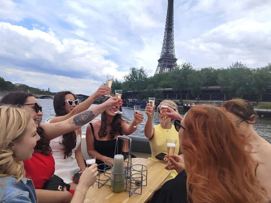 Paris: Private Boat Cruise on Seine River - The Experience in Depth