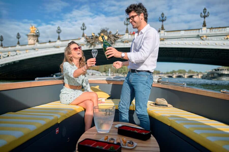 Paris: Private Boat Cruise on the Seine & optional Champagne - The Experience: A Closer Look at the Cruise