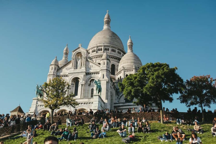 Paris: Private Guided Tour in a vintage Land Rover - What to Expect on Your Tour