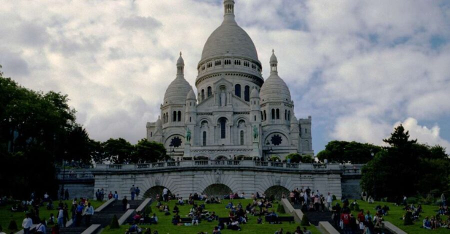 Paris: Private Guided Tour of the Charming Montmartre - Why This Tour Offers Great Value