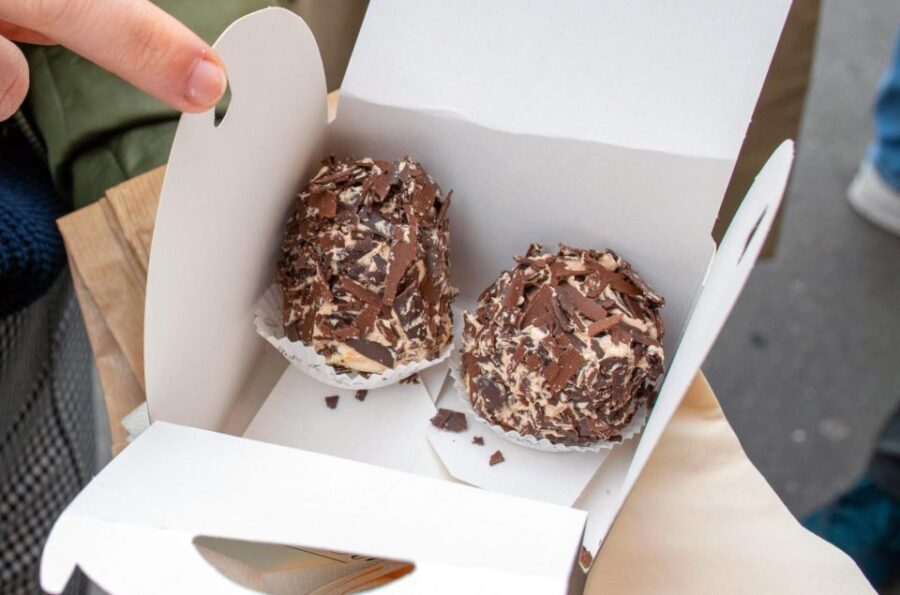 Paris: Private Pastry Food Tour of French Sweet and Desserts - Who Should Consider This Tour