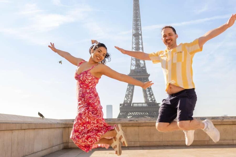 Paris: Private Photoshoot at the Eiffel Tower - The Experience from a Traveler’s Perspective