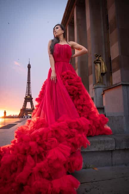 Paris: Private Photoshoot Near the Eiffel Tower - Practical Considerations