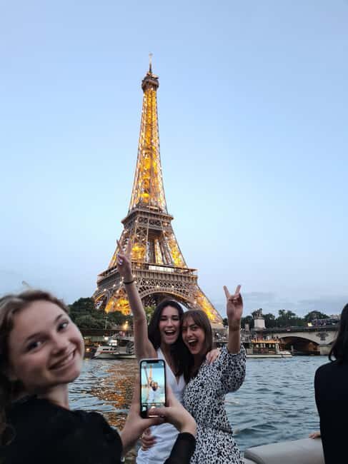 Paris: Private pontoon boat cruise on the Seine - The Experience in Detail: What You Can Expect