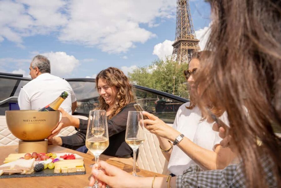 Paris: Private Seine River Cruise with Paris Seine - In-Depth Breakdown: What to Expect from Your Private Seine Cruise