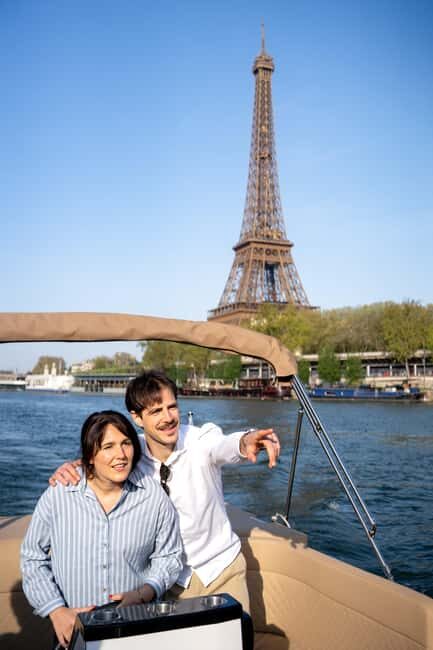 Paris: Private Small Boat Cruise with Rosé and Macarons - Who Should Consider This Tour?