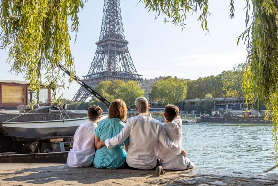 Paris: Professional Photoshoot - Practical Details You Need to Know