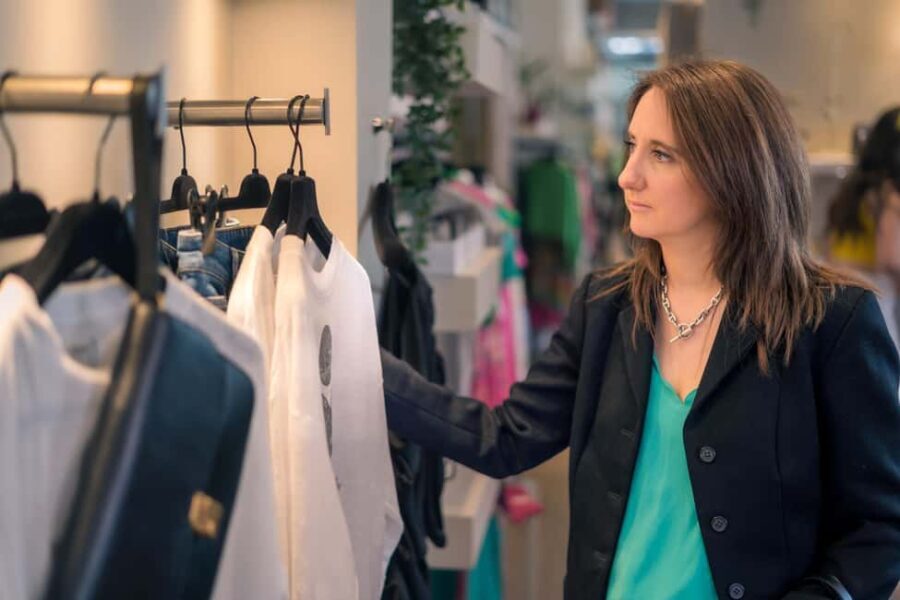 Paris : Shopping Tour with a Paris fashion stylist - 1/2 day - A Closer Look at the Paris Fashion Shopping Experience
