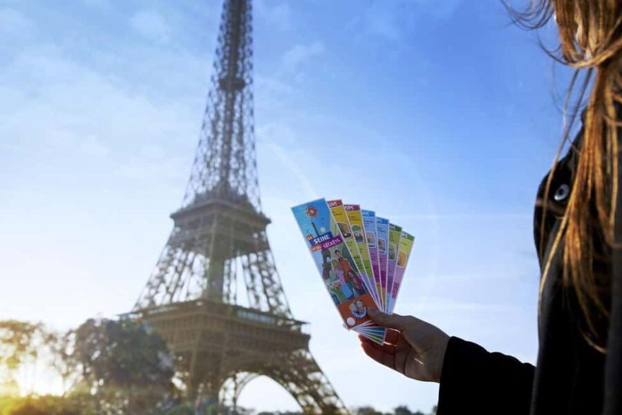 Paris: Sightseeing Cruise with 'Les Incollables' Quiz - Who Should Consider This Tour?