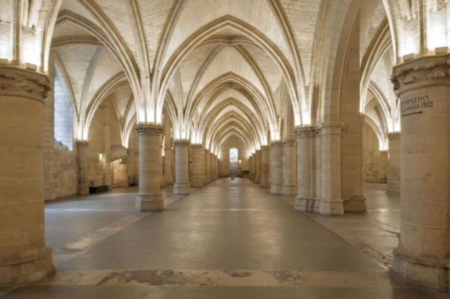 Paris: Ste-Chapelle, Conciergerie, Notre Dame Private Tour - A Closer Look at the Itinerary