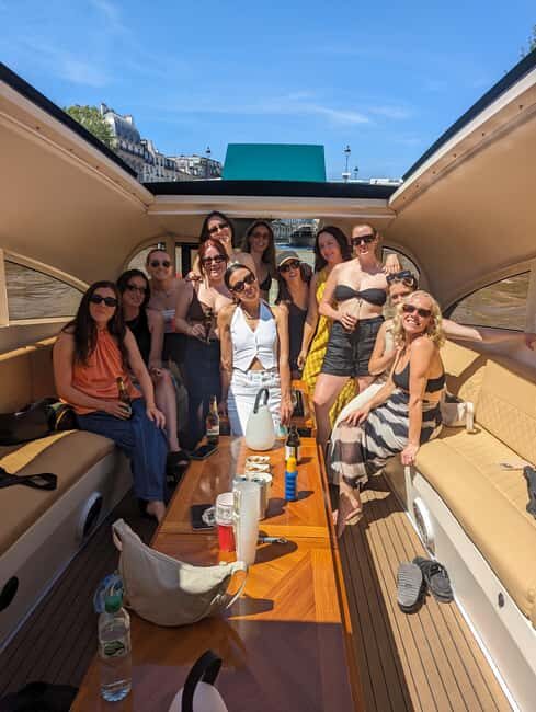 Paris: VIP private cruise on the Seine with champagne and macaroons - Practicalities and Tips
