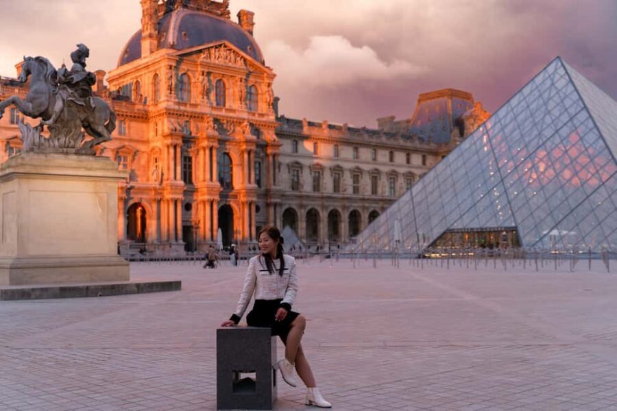 Paris:sunset photoshoot in  of Paris- Louvre Orsay Eiffel - Detailed Review of the Sunset Photoshoot Experience in Paris