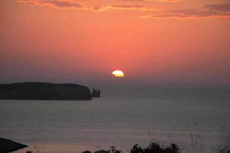 Paros: Sunset Boat Trip with Soft Drinks and Local Wine - What Makes This Experience Special