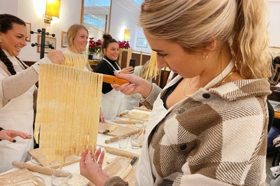 Pasta Cooking Class with Pesto Sauce Making in Rome Center - An In-Depth Look at the Experience