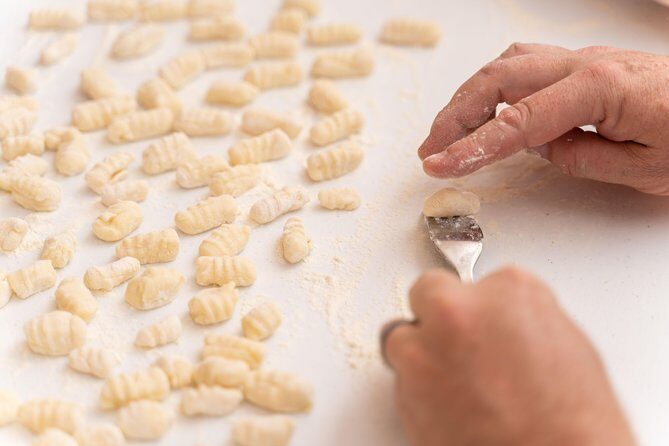 Pasta & Tiramisu Class at a Local's Home in Rome - Who Is This Tour Perfect For?