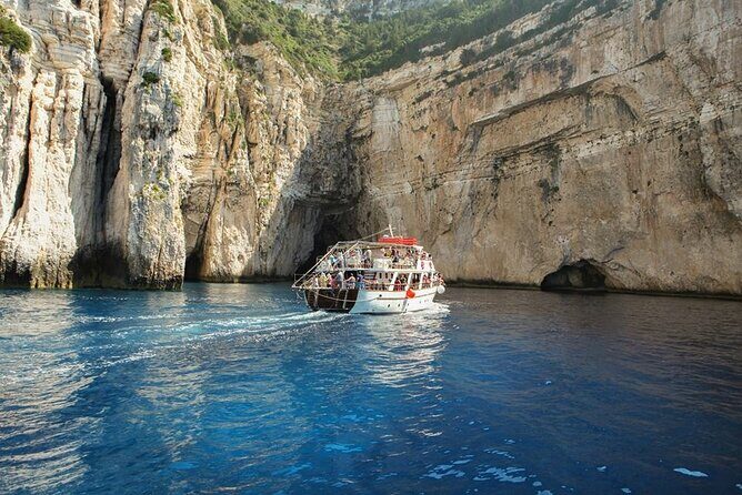 Paxos Antipaxos the best boat trip from Corfu - FAQ