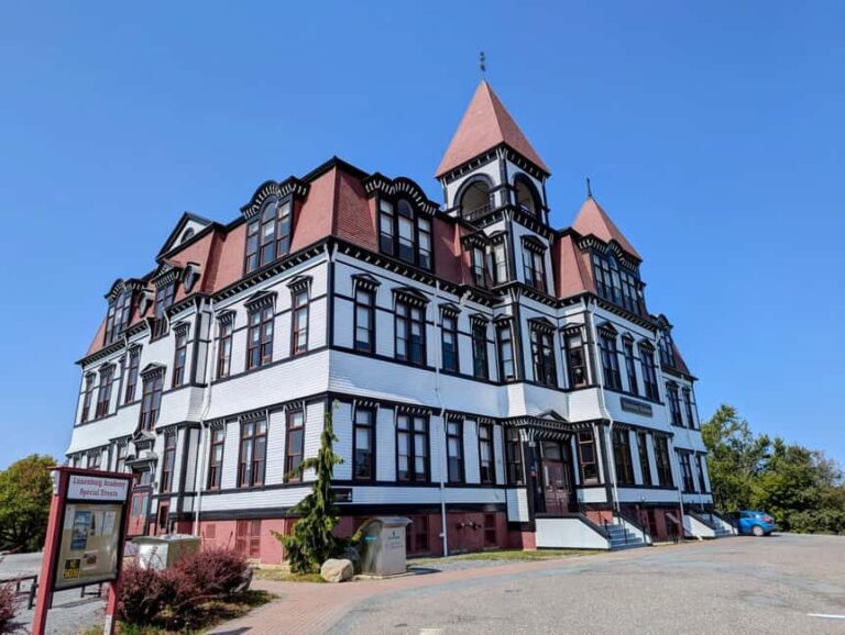 Peggys Cove & Lunenburg + 3 Hidden Gems  Full Day Tour - A Deep Dive into the Peggys Cove & Lunenburg + Hidden Gems Tour