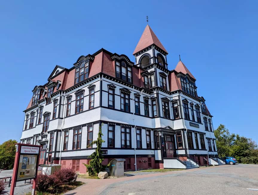 Peggys Cove & Lunenburg + 3 Hidden Gems  Full Day Tour - A Deep Dive into the Peggys Cove & Lunenburg + Hidden Gems Tour