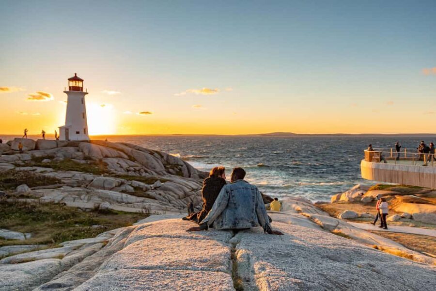 Peggys Cove Small Group Tour from Halifax