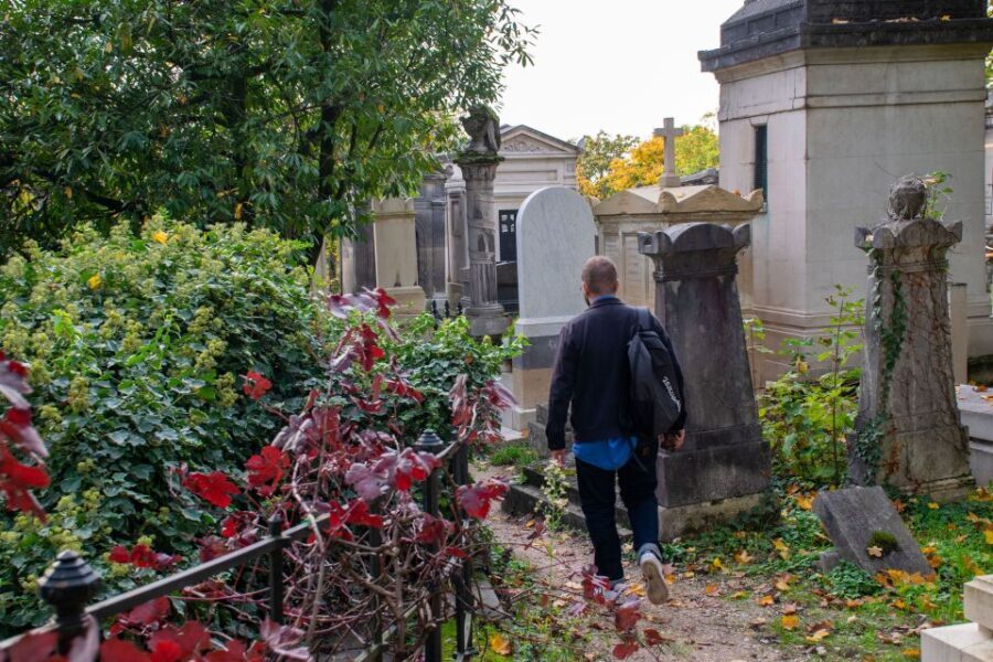 Père Lachaise Cemetery: A Stroll Through Immortal History - Why This Tour Works Well