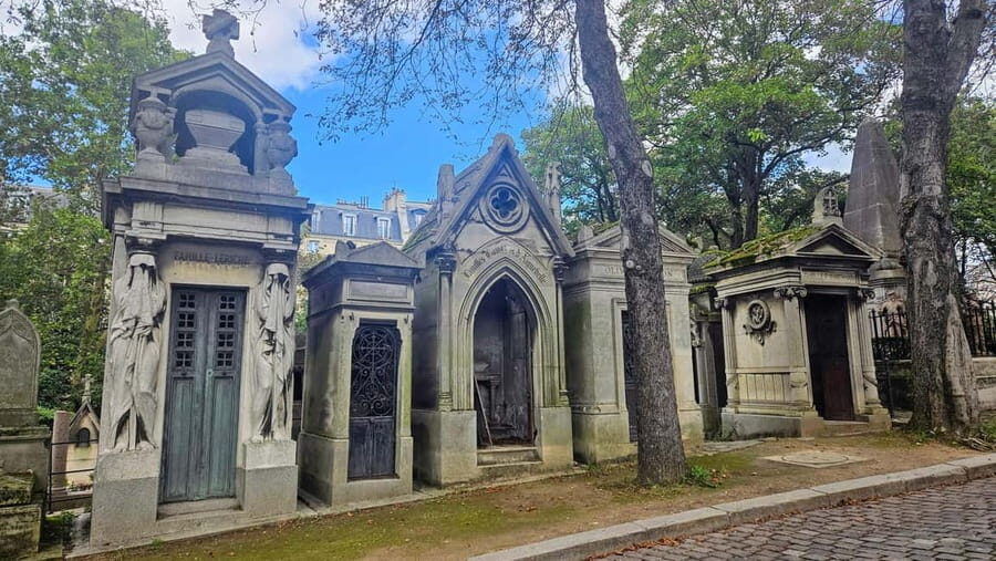 Père Lachaise Cemetery Tour, Tales from the Graves & Crepes - FAQ