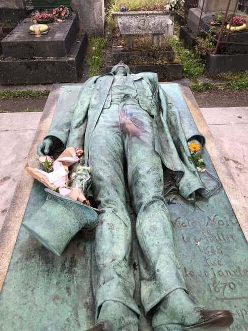 Père Lachaise Iconic Tour - A Detailed Look at the Père Lachaise Iconic Tour