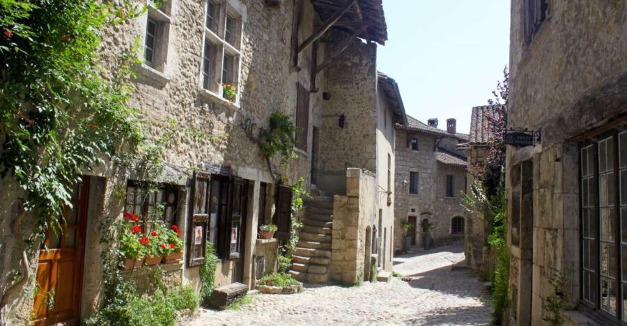 Pérouges: Private Guided Tour of the Medieval Village - The Itinerary: A Closer Look