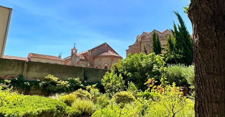 Perpignan : 2h private guided tour for small groups - Frequently Asked Questions