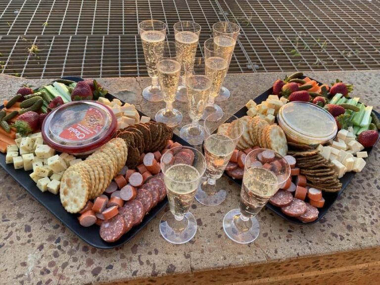 Perth: Lesmurdie Falls Sunset and Sparkling Hike - Who should consider this tour?