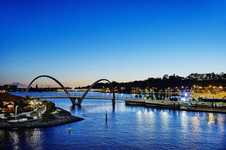 Perth: Swan River Dinner Cruise - A Practical Review of the Perth Swan River Dinner Cruise