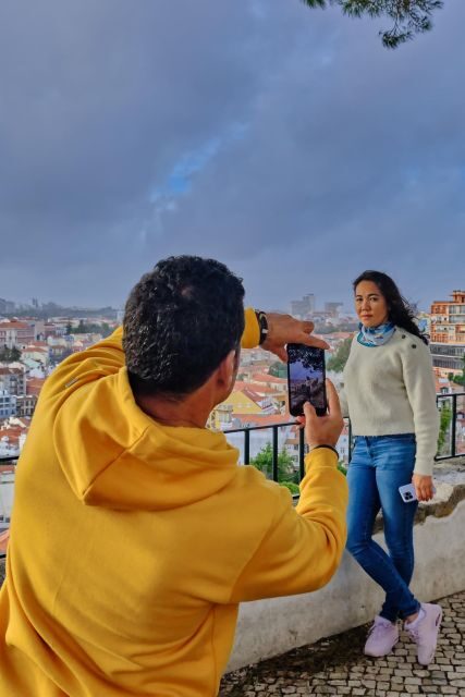 Photo Walk In Alfama, Graça and Mouraria With Gilby VM - What Sets This Tour Apart?