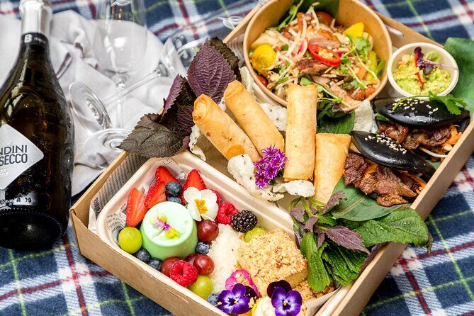 Picnic in the Royal Botanic Gardens for 2 - Exploring the Picnic Experience in Detail