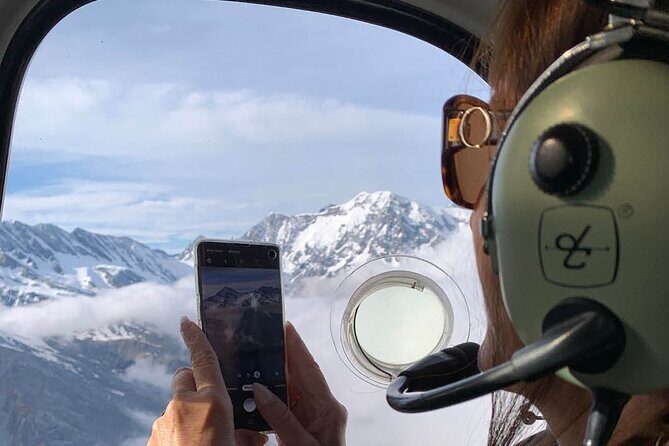 Pilots Choice: 2 Glaciers & Snow Landing  35min - FAQs