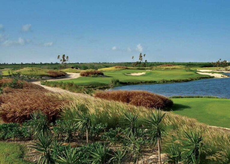 Play Riviera Cancun Golf Course W/Clubs - Who This Tour Is Best For