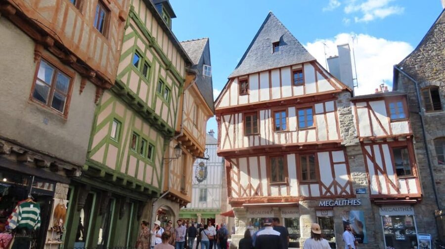 Poitiers: Half-Day Tour with Baptistere and Food Tasting - Who Will Love This Tour?