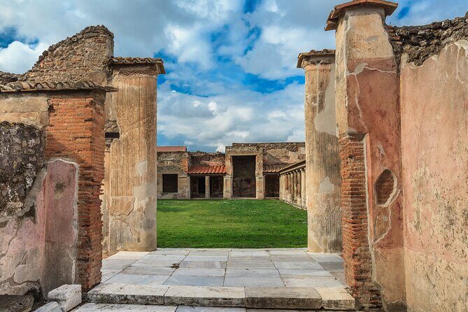 Pompeii guided group tour from Rome - In-Depth Look at the Pompeii Guided Tour