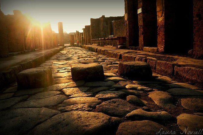 Pompeii private small group tour - 4 hours including transfers - FAQ Section