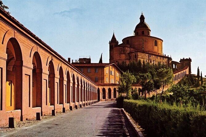 Porticoes of Bologna and Basilica San Luca Guided tour - FAQ