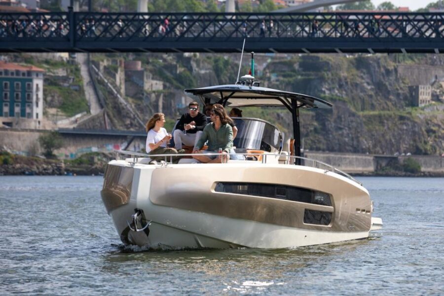 Porto: 2h Private Luxury Yacht in the Douro - An In-Depth Look at the Porto Private Yacht Tour