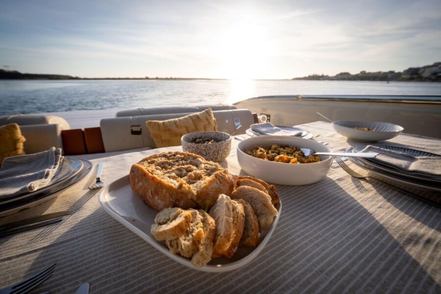 Porto: 2h SUNSET Private Luxury Yacht in the Douro - Who Will Love This Experience?