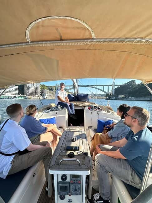 Porto 4H: Charming cruise, wine tasting, and vintage van tour - Transition to the Water: Douro Marina and the Cruise