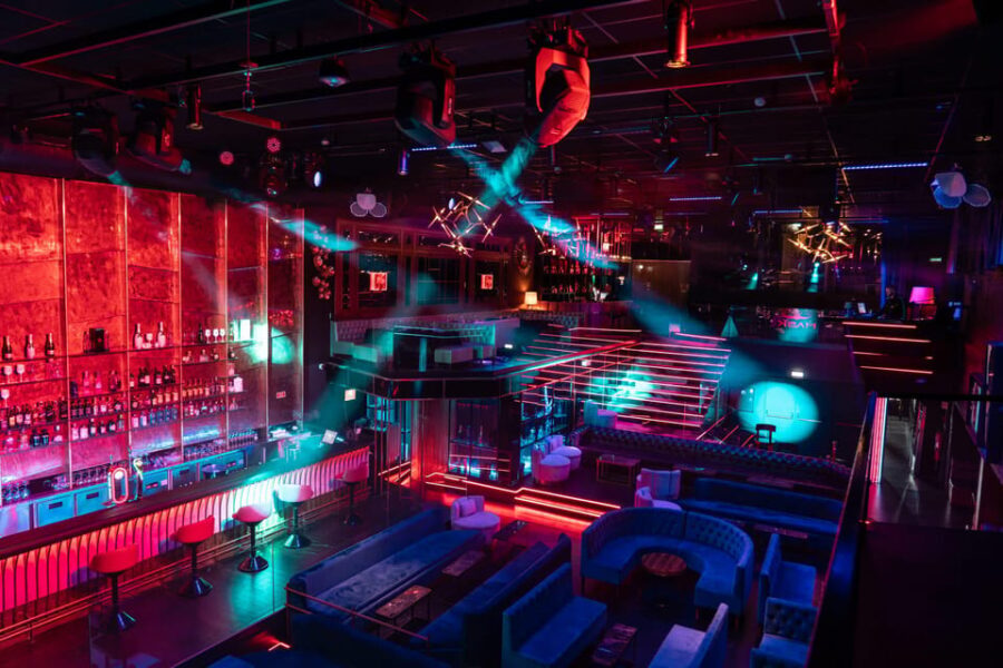 Porto: Cabaret & Pole Shows, offer a Glass of Champagne - How the Experience Fits into Your Porto Visit