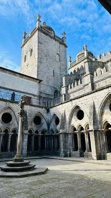 Porto Cathedral Guided Tour with Entrance Tickets - Who should consider this tour?
