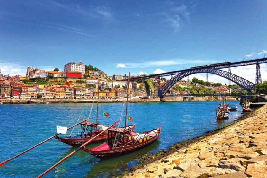 Porto: City Tour, 6 Bridges Cruise and Wine Tasting - Exploring the City