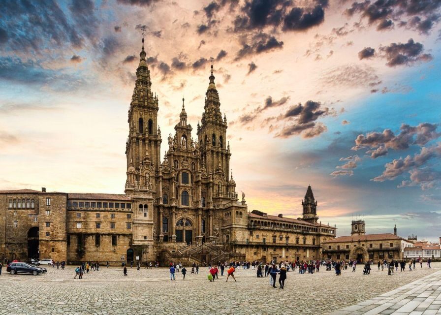 Porto: Santiago de Compostela & Viana do Castelo Tour - Who Should Consider This Tour?