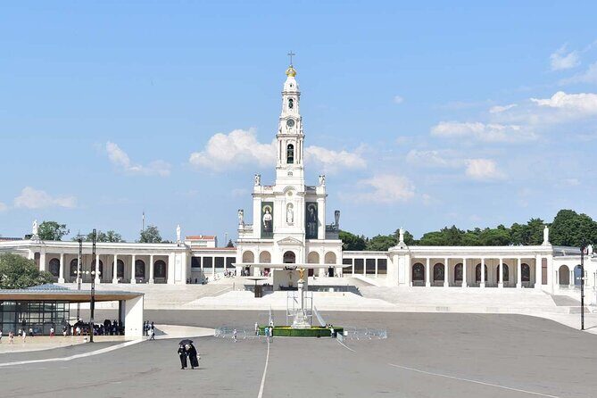 Porto to Algarve up to 3 Stops: Aveiro, Coimbra & Évora - The Value of This Tour