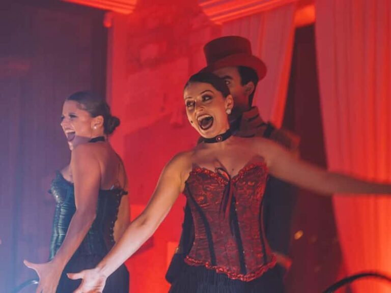 Porto: WOW Immersive Cabaret Dinner - An In-Depth Look at the WOW Immersive Cabaret Dinner in Porto