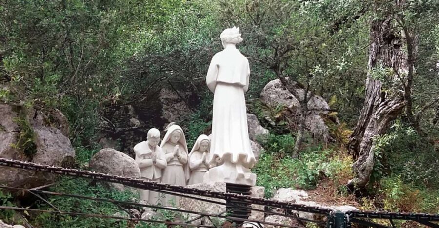 Portugal: Fatima, Aljustrel & Valinhos Trip with Picnic - Exploring Fatima in Depth: What to Expect