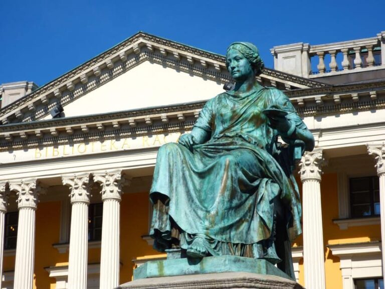 Pozna: Private Highlights Tour with a local guide - Practicalities: What to Expect