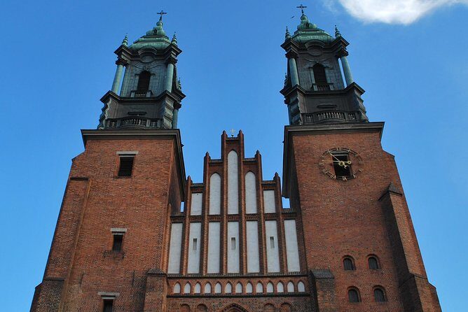 Poznan private tailor made tour with a local guide-driver - FAQs